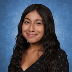 Meet your Posher, Larissa